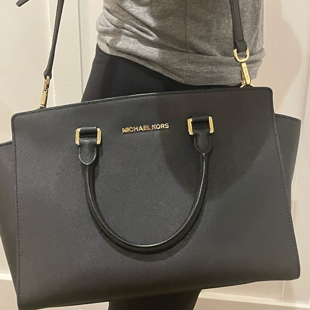 Michael Kors Large Black Leather Crossbody Tote - Picture 5 of 5